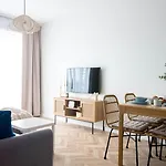 Zachodni Brzeg Daire Kolobrzeg